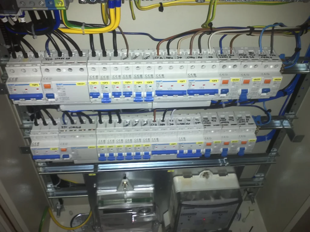 Câblage d’un tableau de distribution